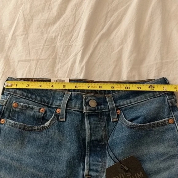 Levi's Wedgie Crop Straight Leg Jeans Distressed - Picture 7 of 9